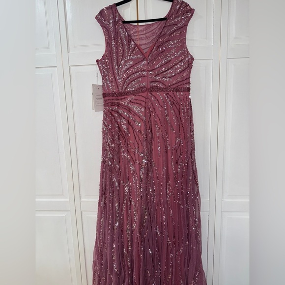NWT | Mac Duggal 5445 Plum Pink Cap Sleeve Embellished Evening Gown Size 12 - Picture 13 of 14